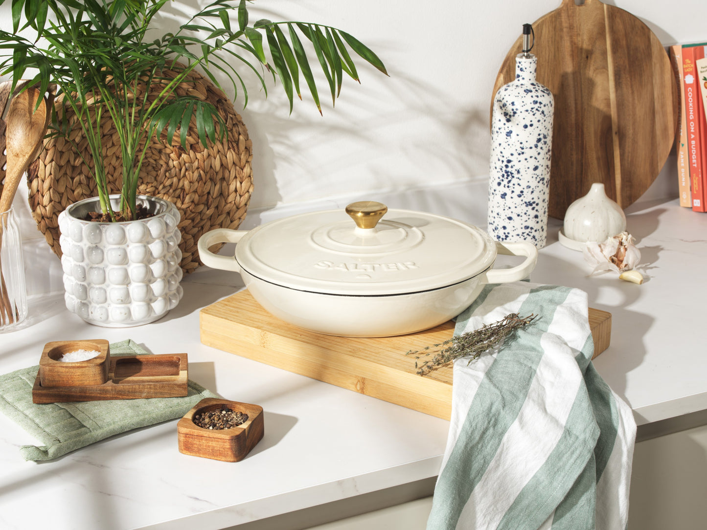 Salter Chester 30cm Shallow Cast Iron Casserole Pot – Cream